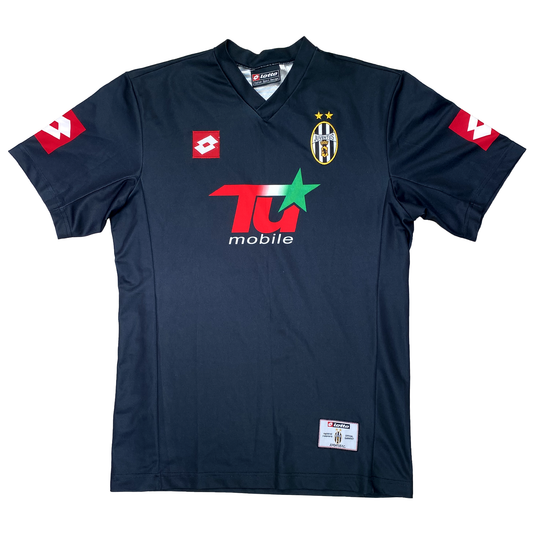 Juventus European Away (2001-02) | Medium