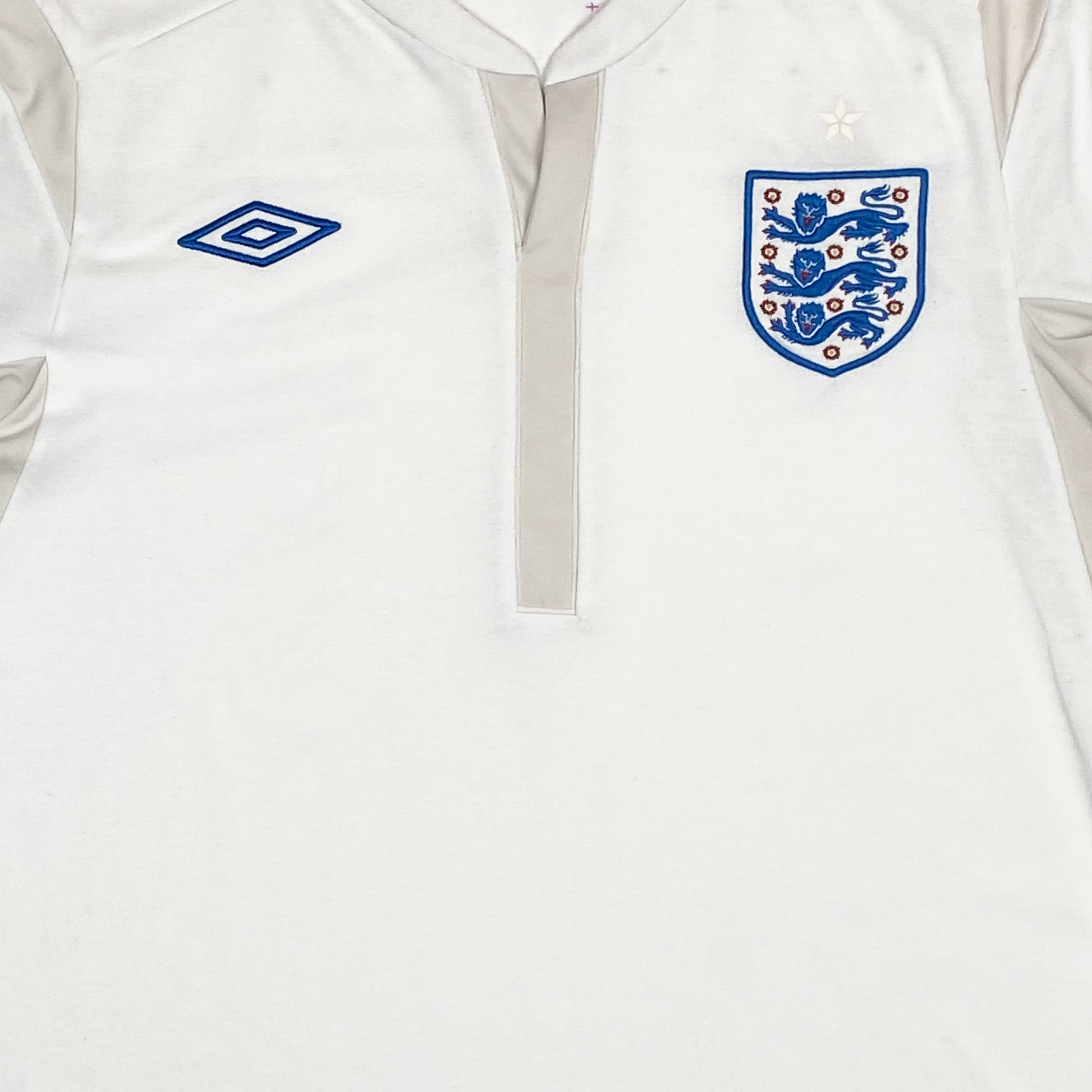 England Home Shirt (2011) | Medium