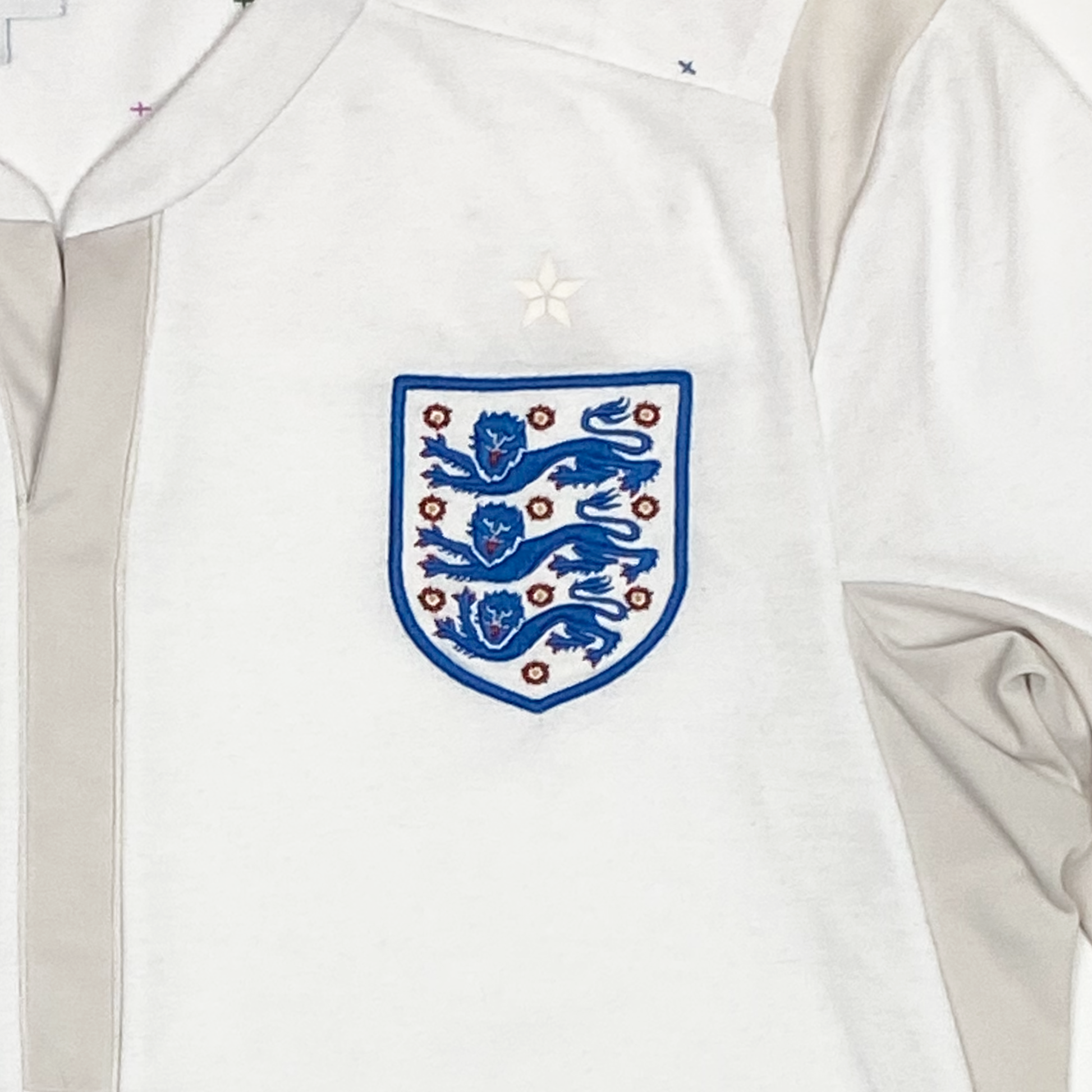 England Home Shirt (2011) | Medium