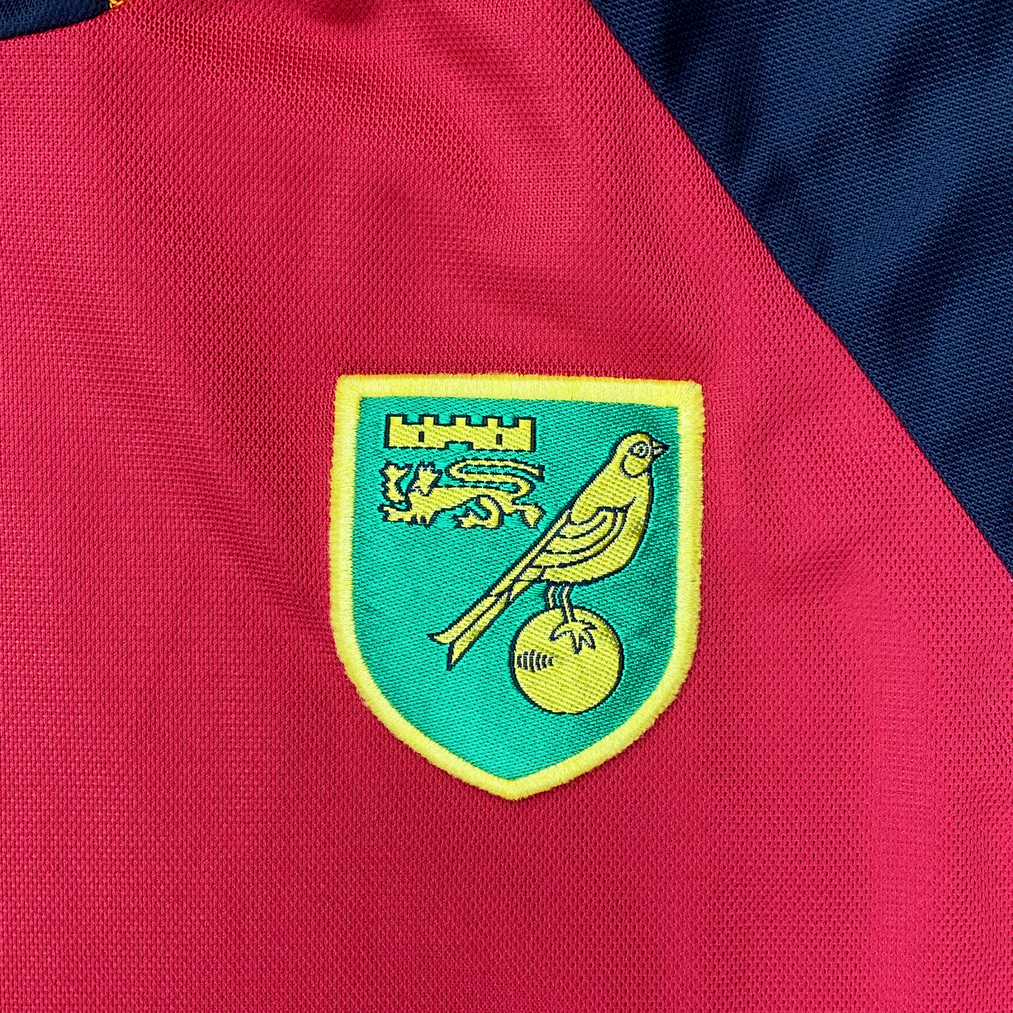 Norwich City Goalkeeper Shirt (1999-2001) | Small