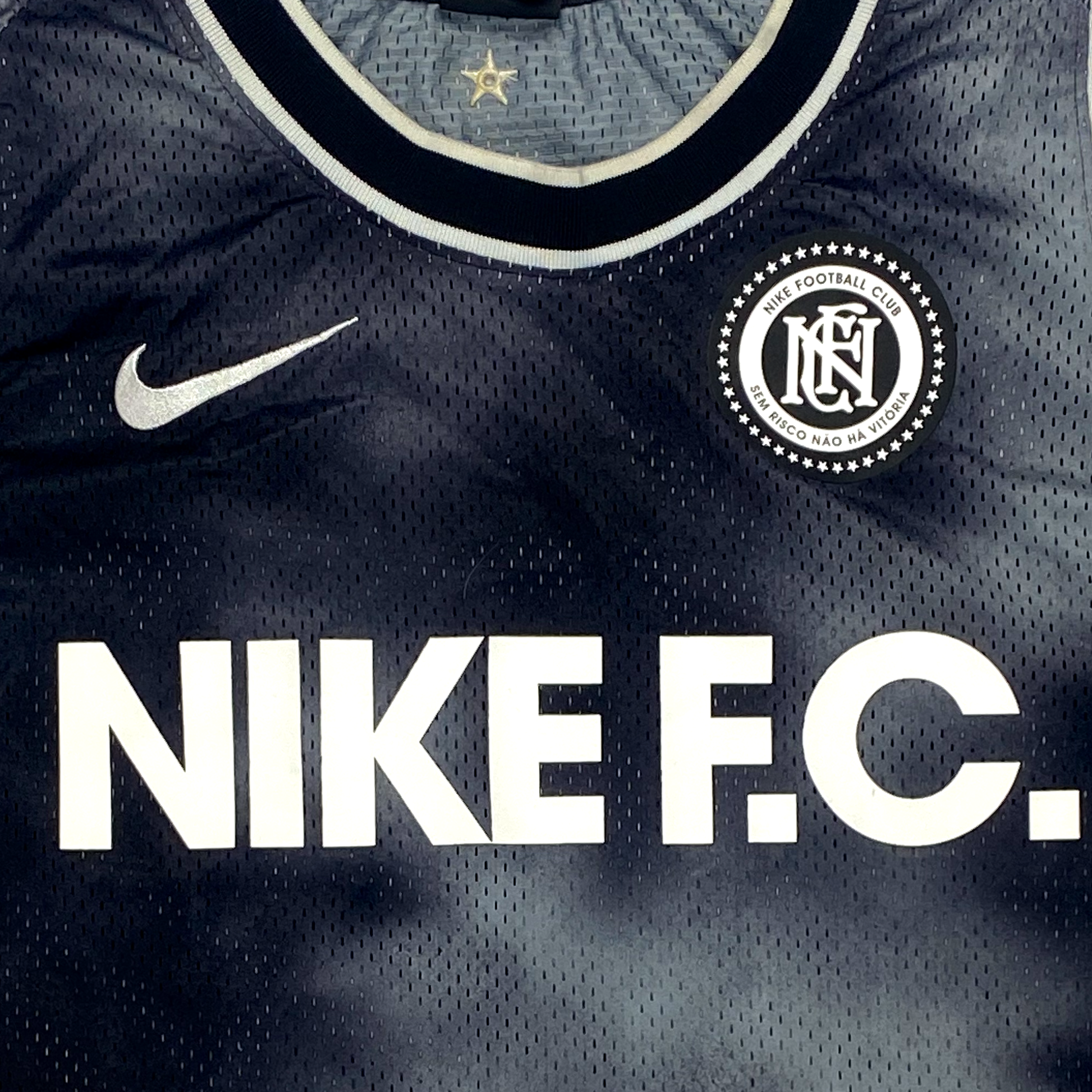 Nike FC Black/Grey Sleeveless Training Top | Extra Large
