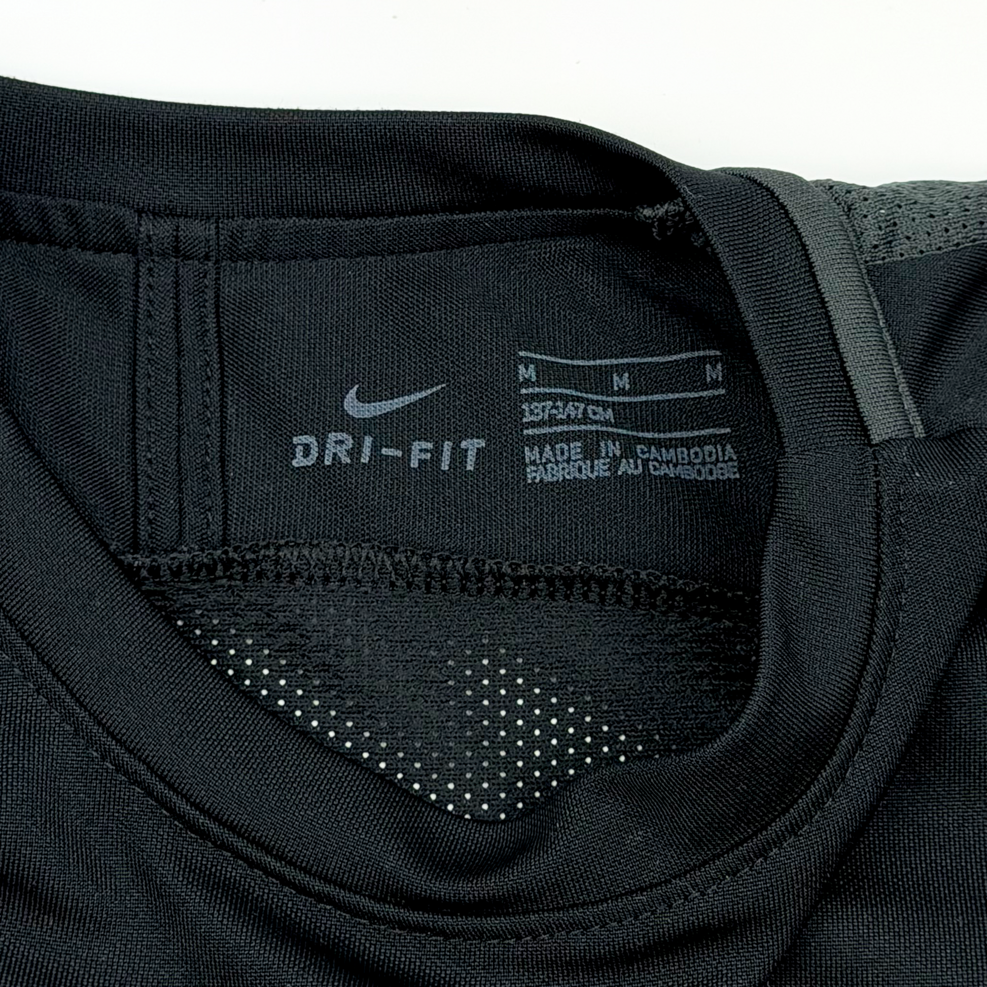 Chelsea Black Nike Junior Academy Training Shirt (2018-19) | 10-11 Years