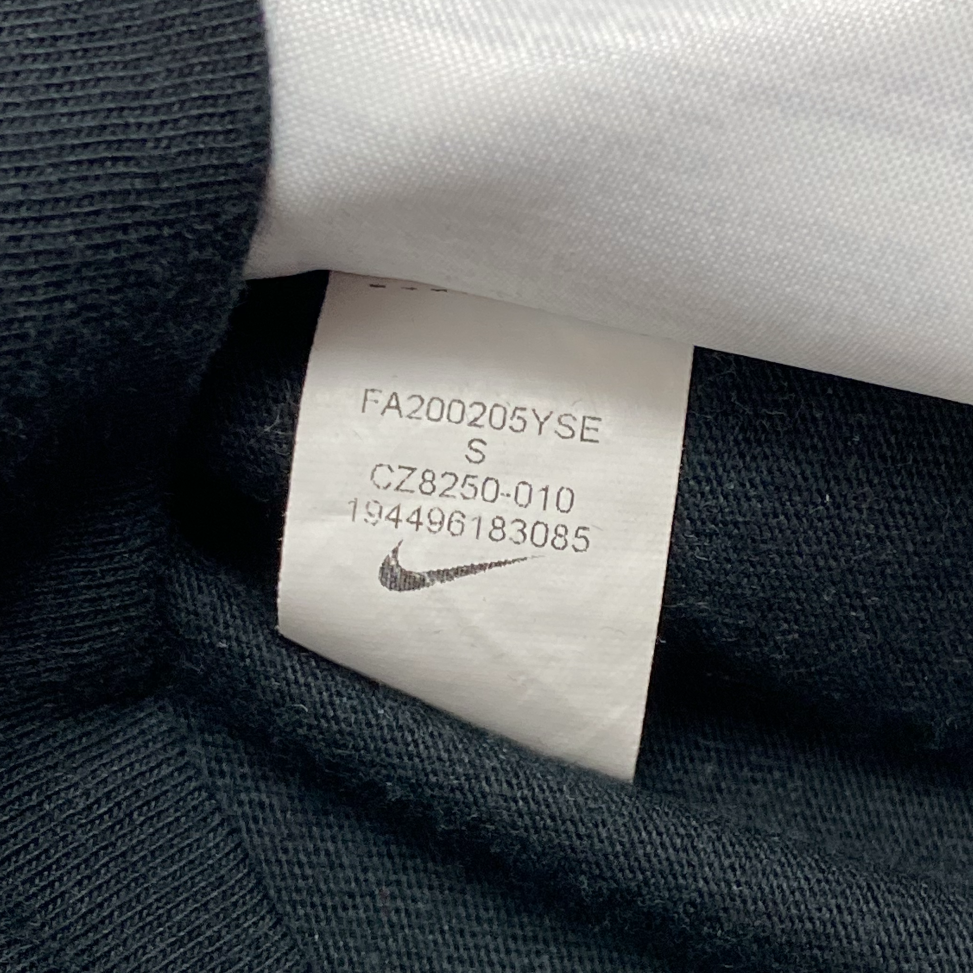 Liverpool T-Shirt Black | 9-10 Years