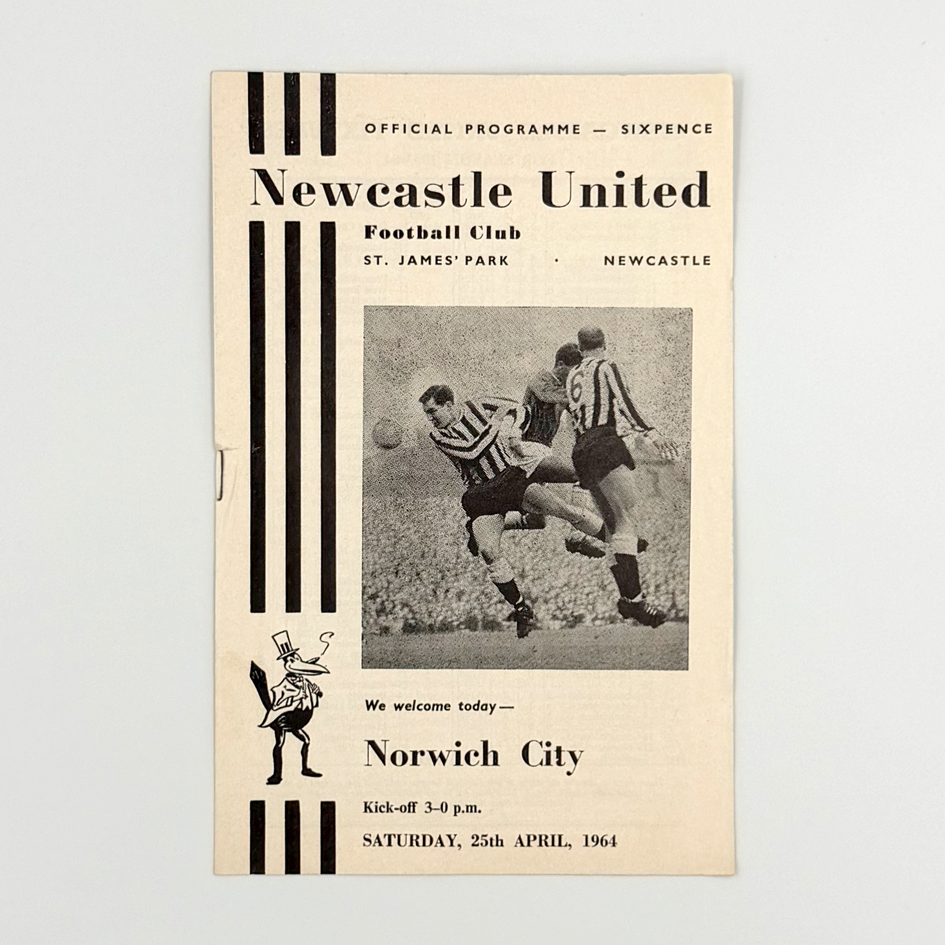 Newcastle United vs Norwich City Programme (25 April, 1964)