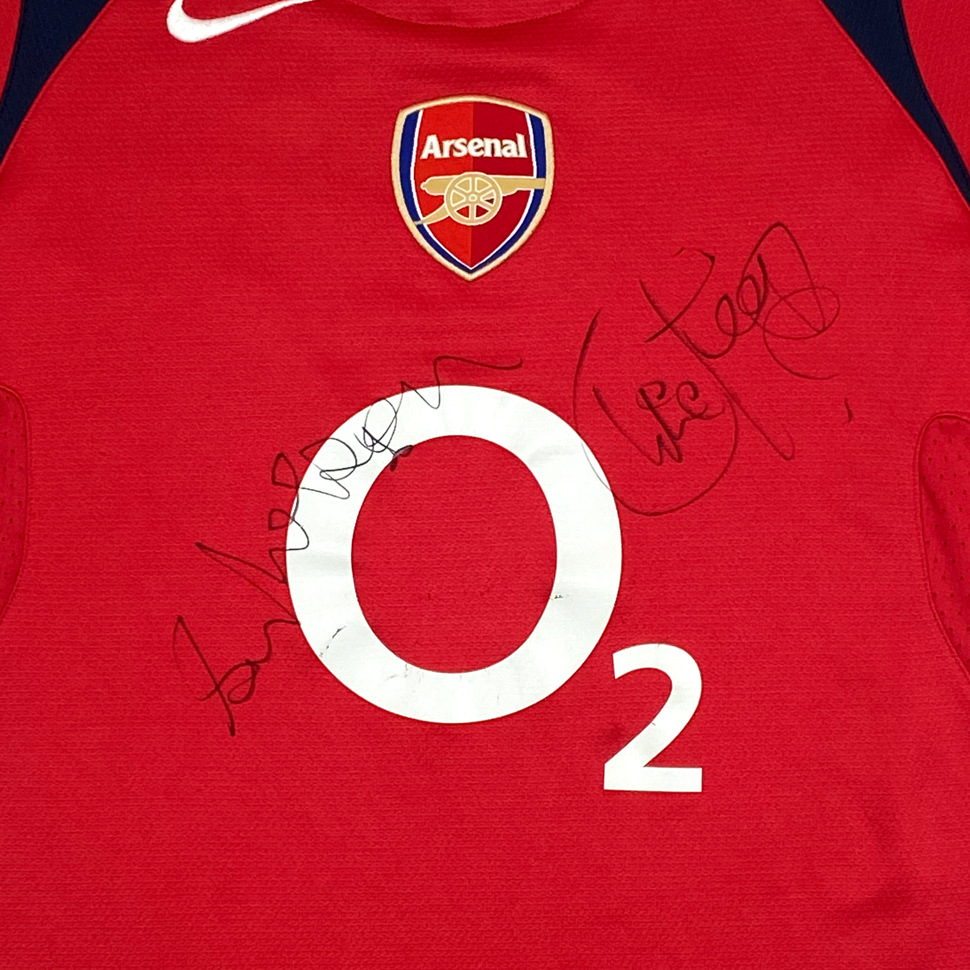 Arsenal Signed Training Shirt (2005-06) | Small