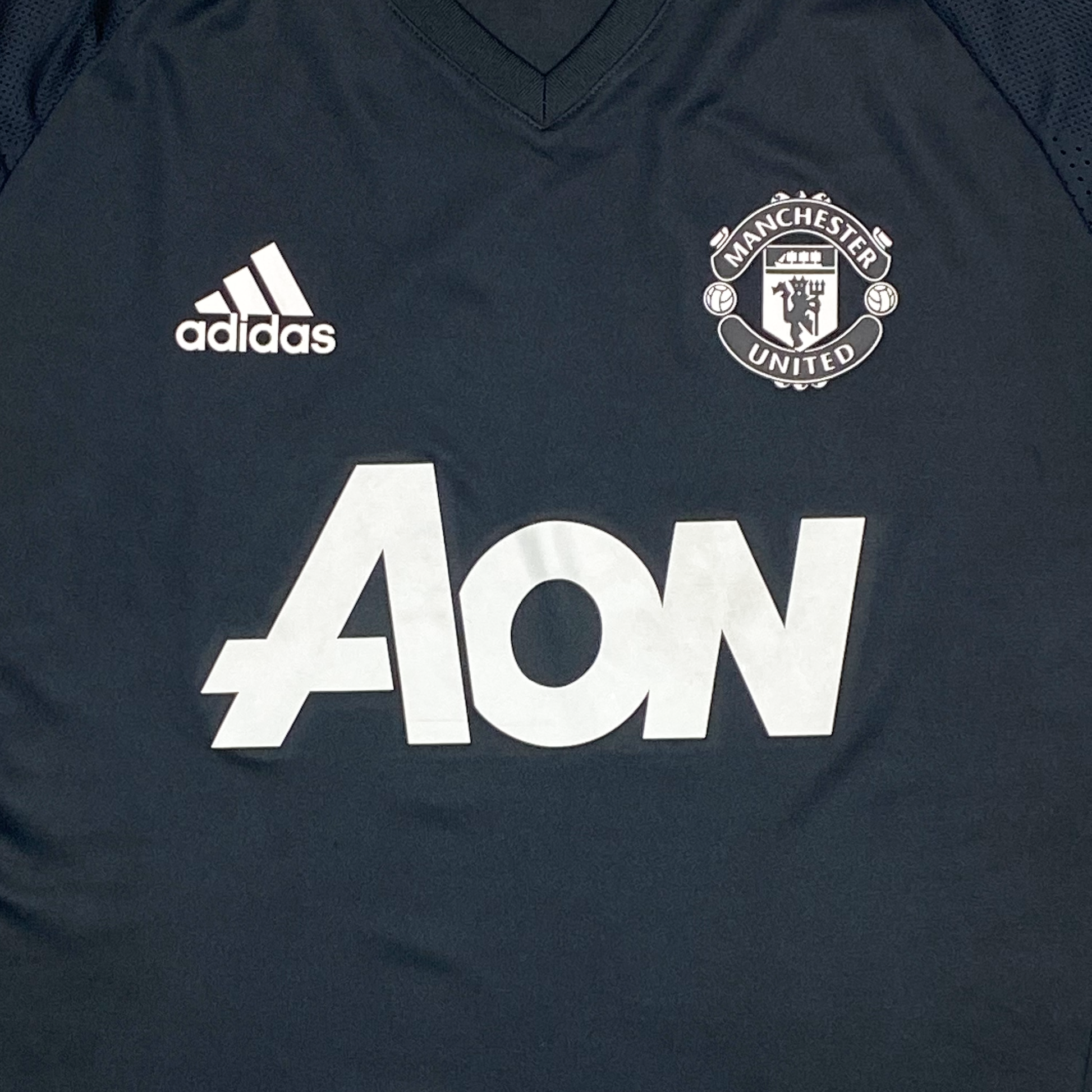 Manchester United Grey Training Shirt (2017-18) | Large