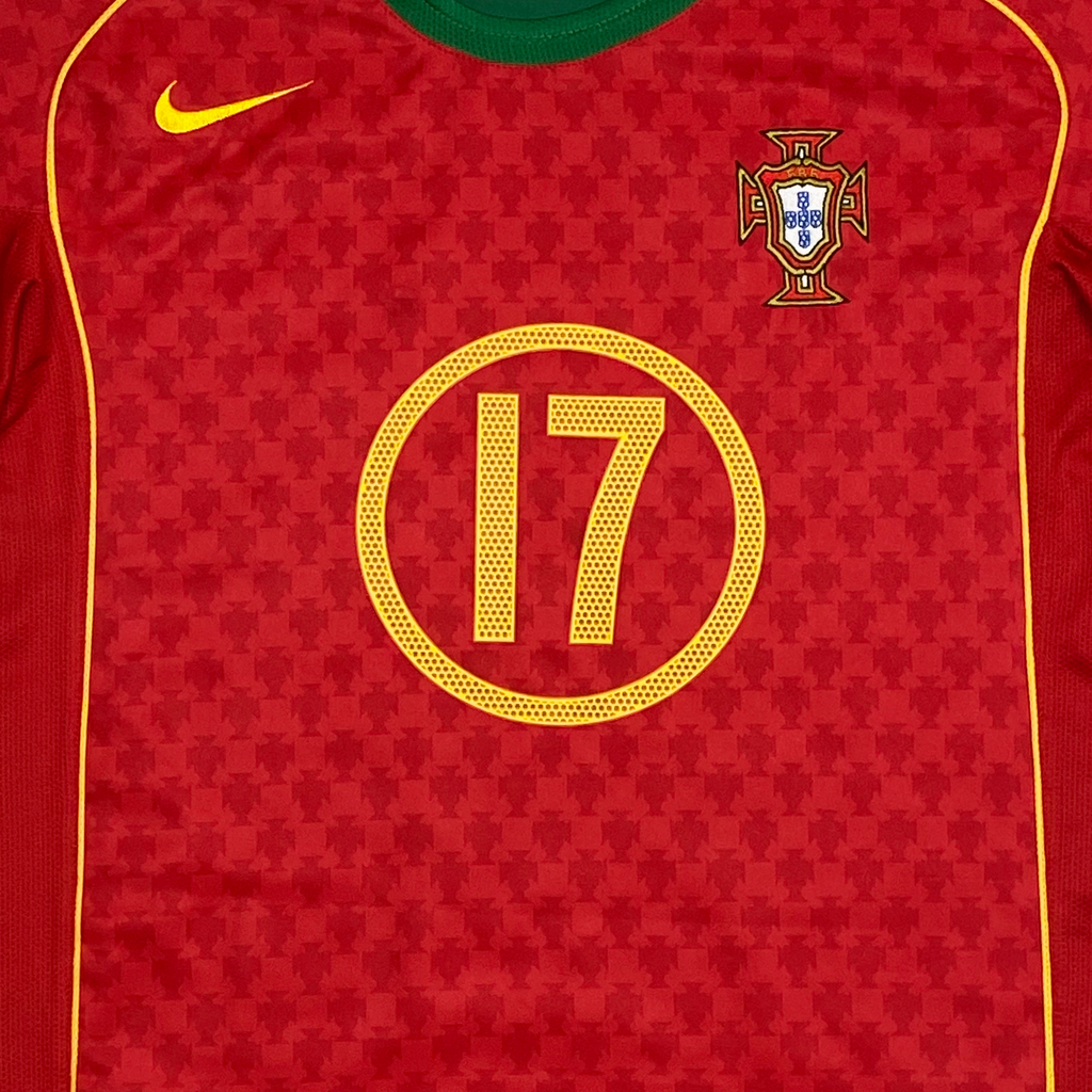 Portugal Home Shirt (2004) - Ronaldo 17 | Medium