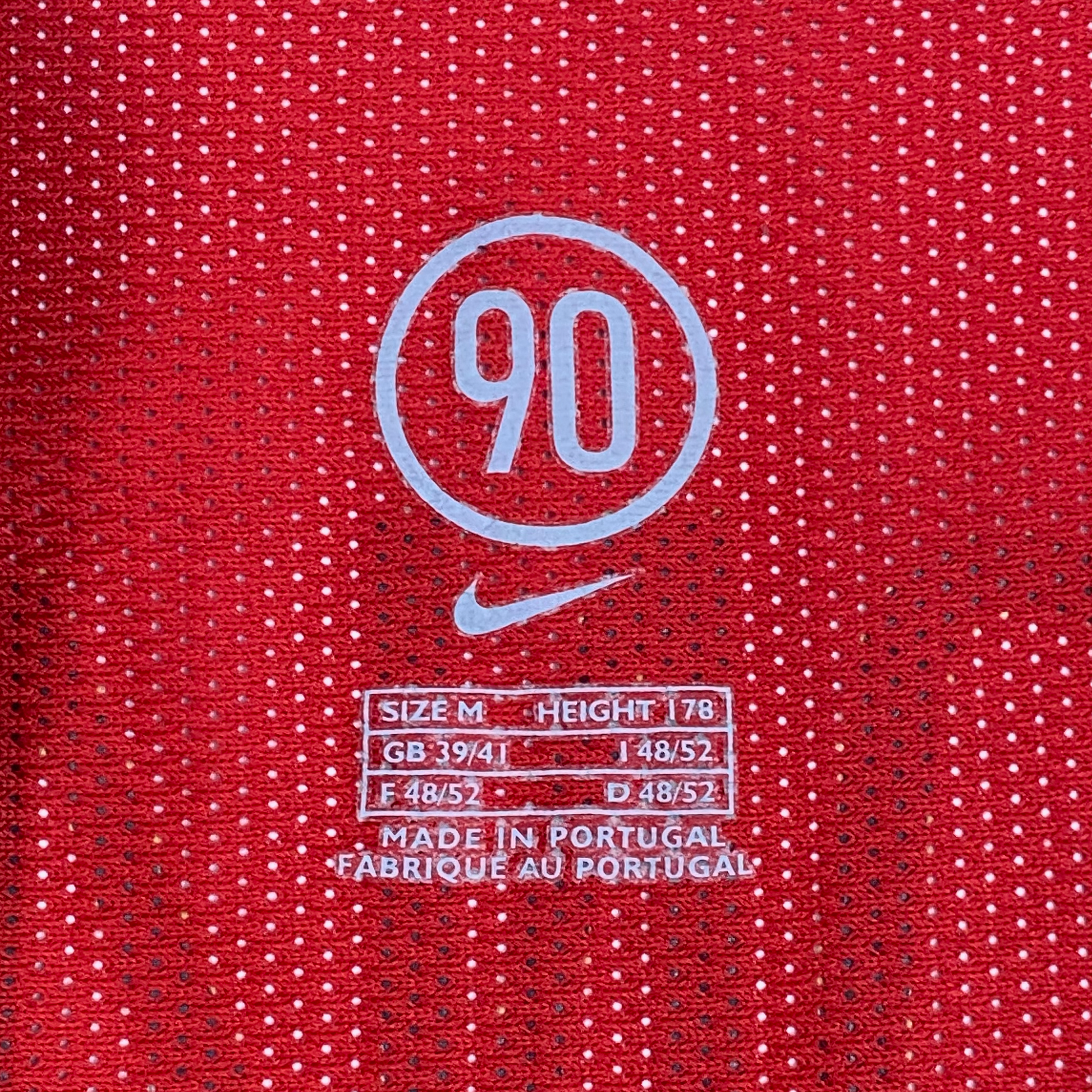 Portugal Home Shirt (2004) - Ronaldo 17 | Medium