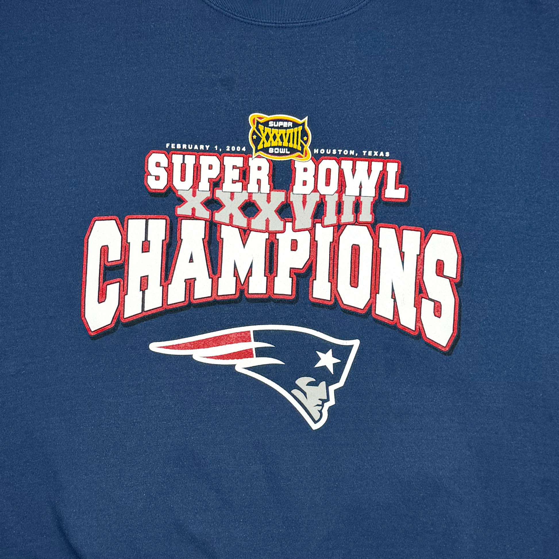 New England Patriots Super Bowl XXXVIII Champions Navy Blue Sweatshirt | Large