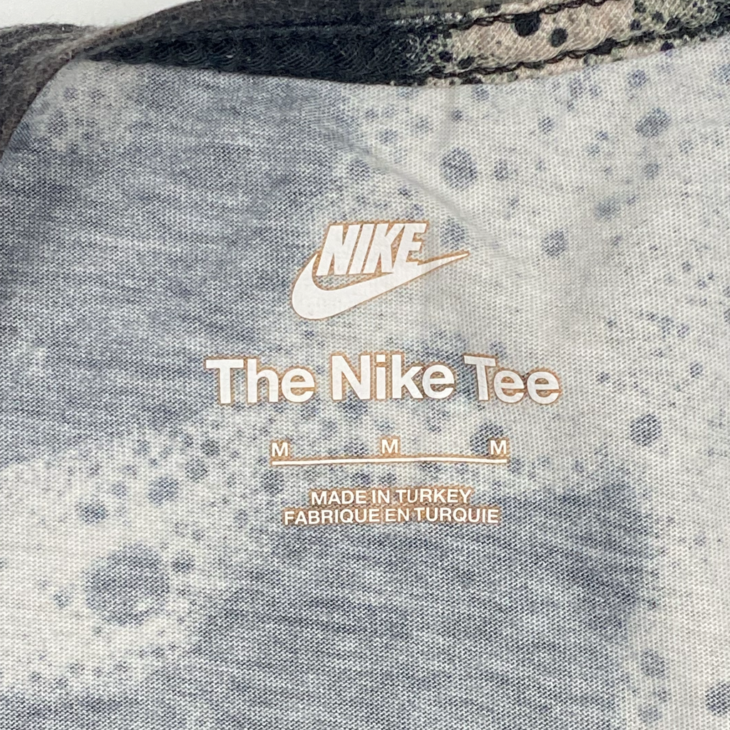 Nike ‘Keep it Clean’ T-Shirt | Medium
