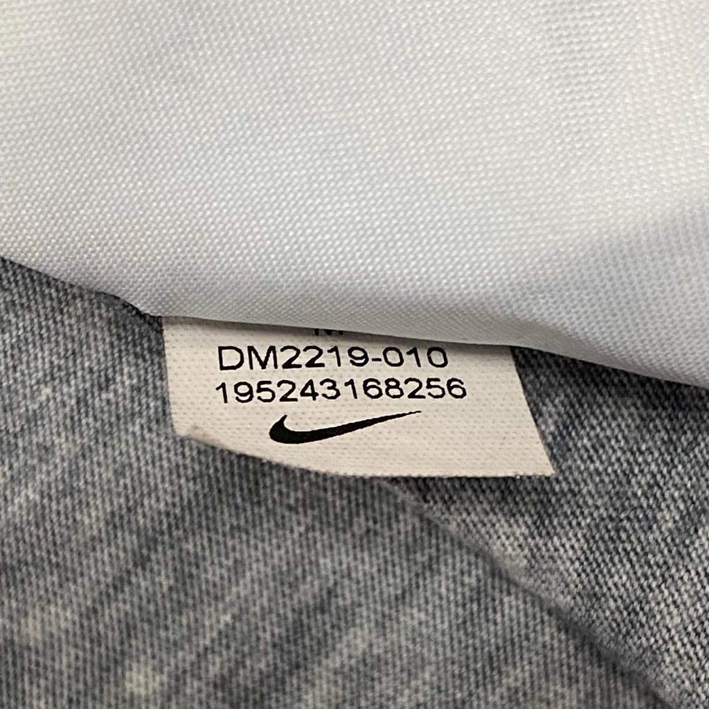 Nike ‘Keep it Clean’ T-Shirt | Medium